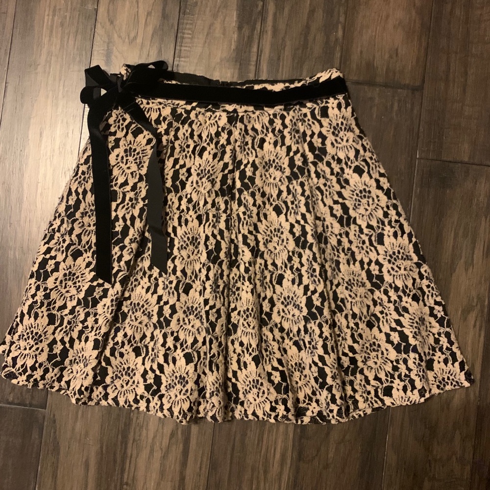Robbi & Nikki lace skirt